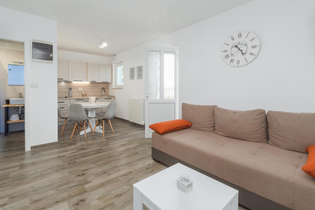 Apartmani Martincic Novigrad  Bagian luar foto